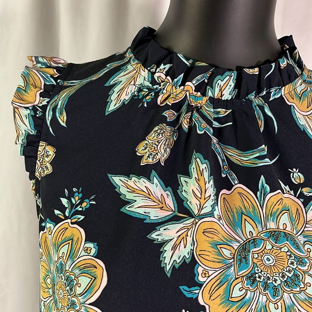๐ 6 for $35 โข J. Crew Factory Navy Multicolor Floral Sleeveless Ruffled Blouse - Picture 5 of 16